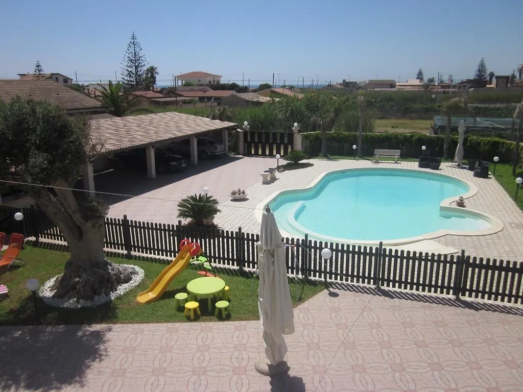 Holiday home Villa Ibiscus Santa Maria Del Focallo Italy